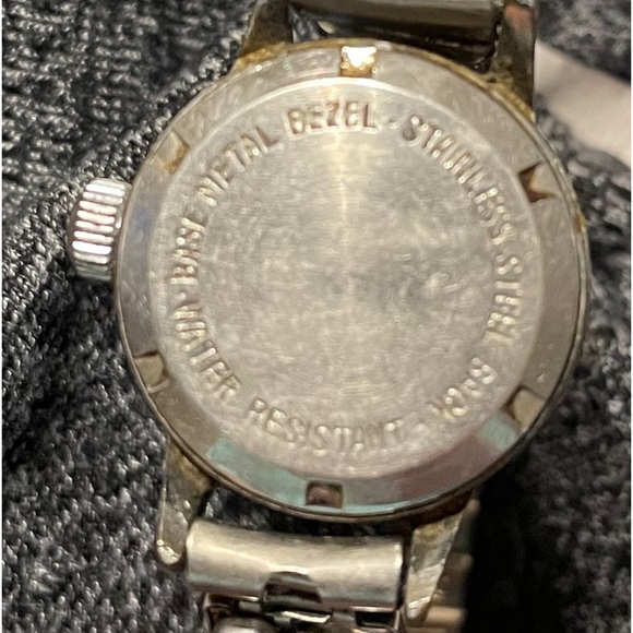 Vintage working keeps time Westclox wind up watch 17 Jewels stretch band - Picture 6 of 6